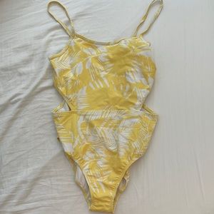 Fun child old navy swimsuit for the summer sun!